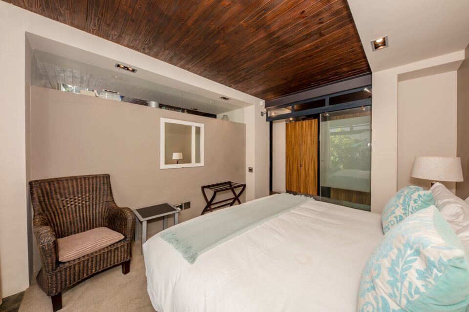 Rhine Stone - Bedroom 2