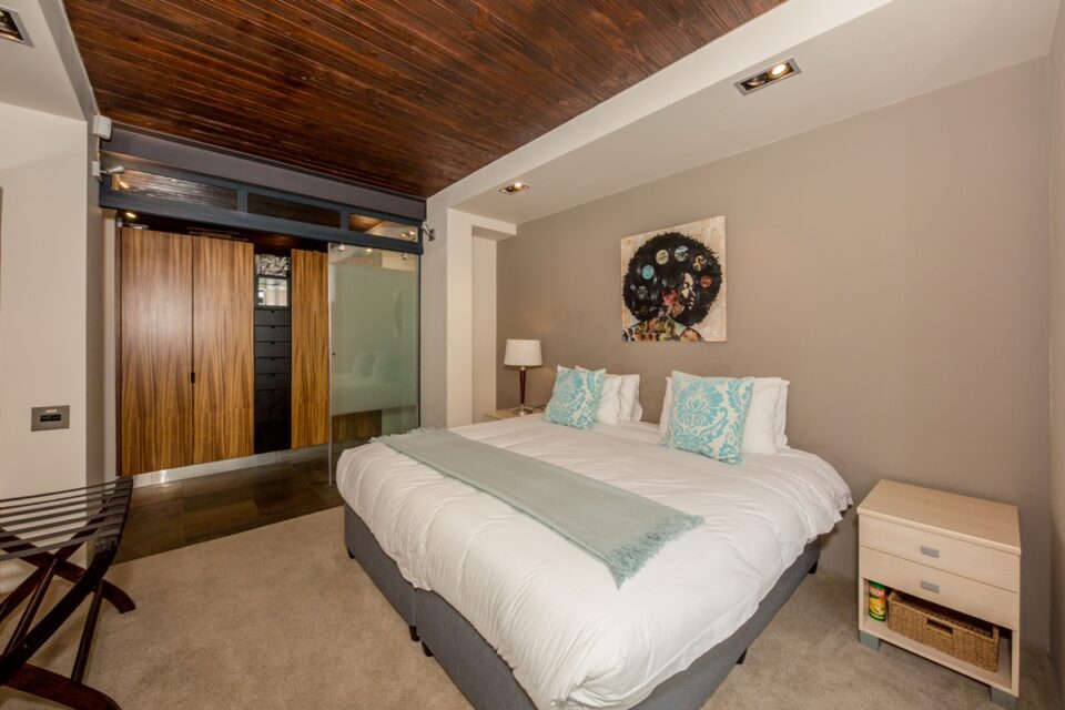 Rhine Stone - Bedroom 2 en-suite