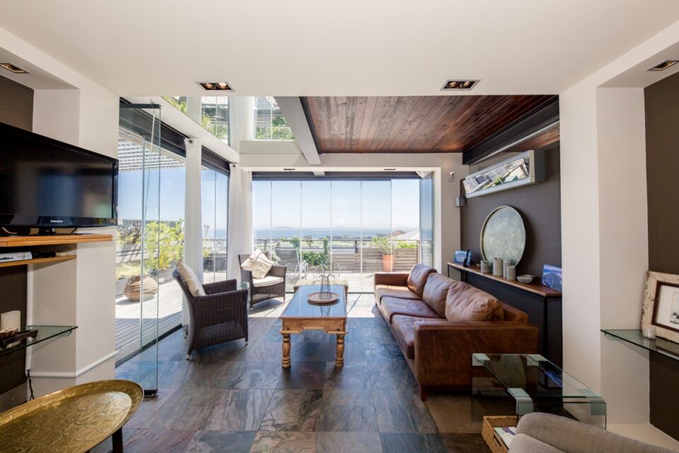 Rhine Stone - Living Room