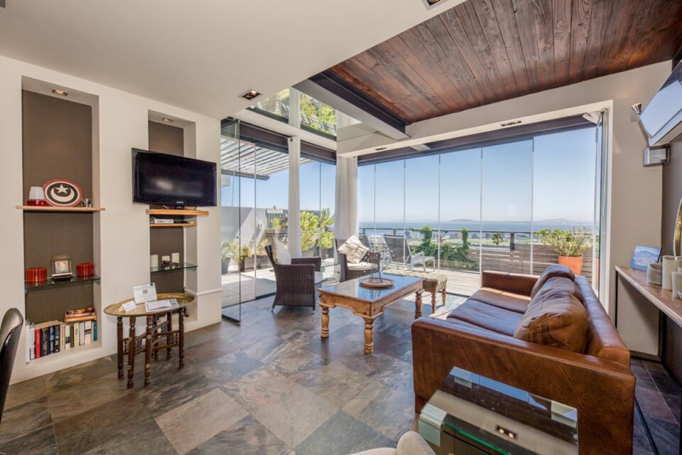 Rhine Stone - Lounge with views