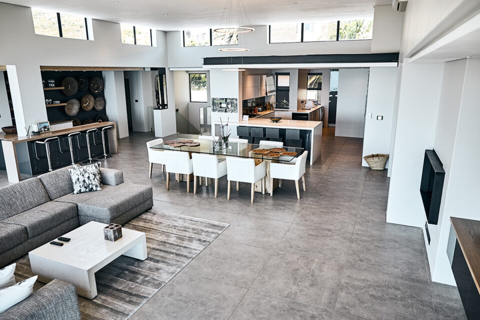 Halo Villa - Double Volume Space