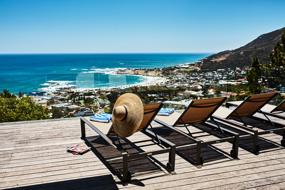 Halo Villa - Sunloungers and Sea Views