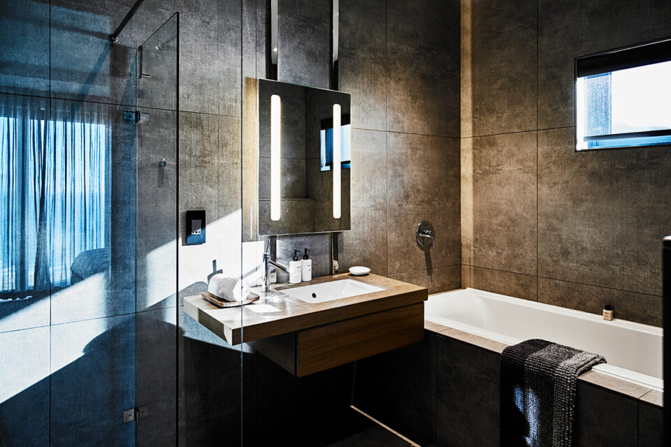 Halo Villa - Bath & Shower