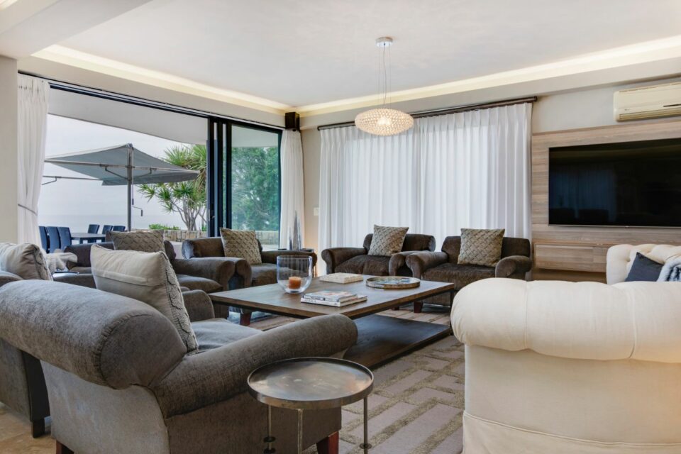 Wescamp Villa - Living Room