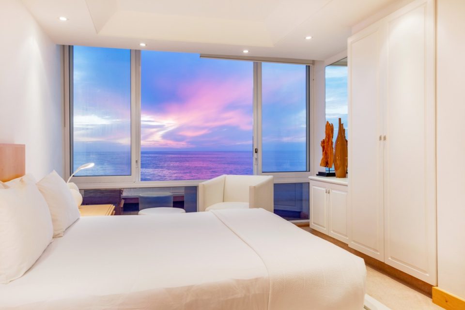 The Heron - Second room with views