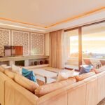 17 Geneva Drive - Living room and view