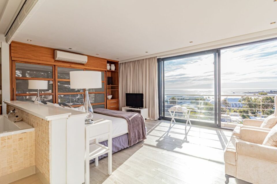 17 Geneva Drive - Master bedroom