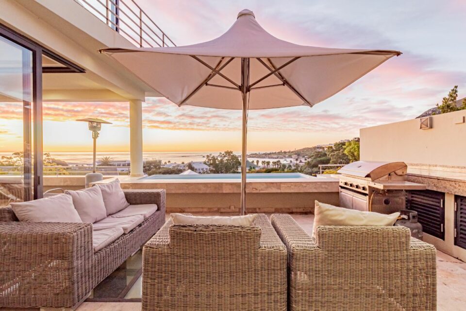 17 Geneva Drive - Outdoor seating area