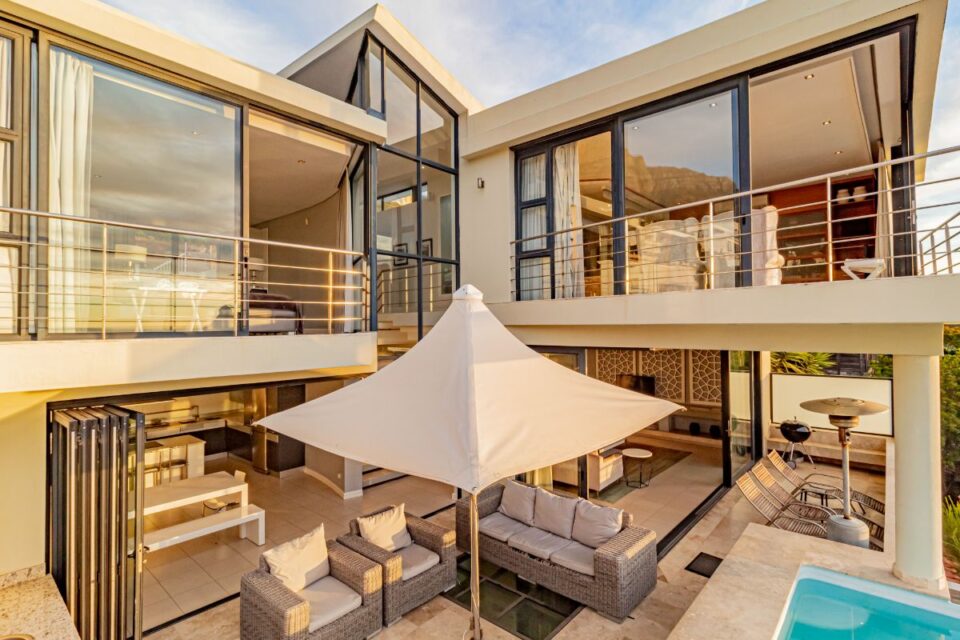 17 Geneva Drive - Outside view