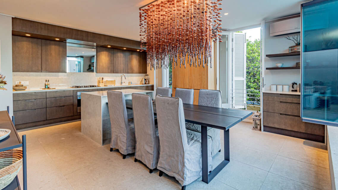 53 Napier - Dining for 6