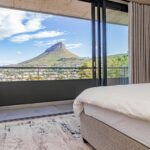 40 on L - Master bedroom with stunning views