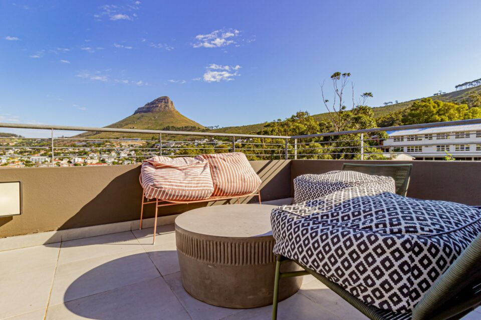 40 on L - Outdoor Lounge seating