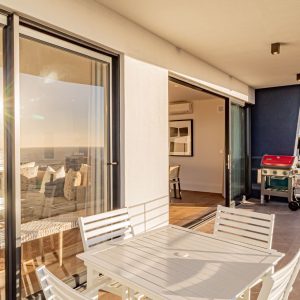 Alpha Sunsets - Outdoor dining area