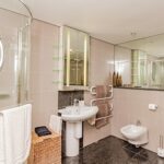 Clifton Rocks - Bathroom