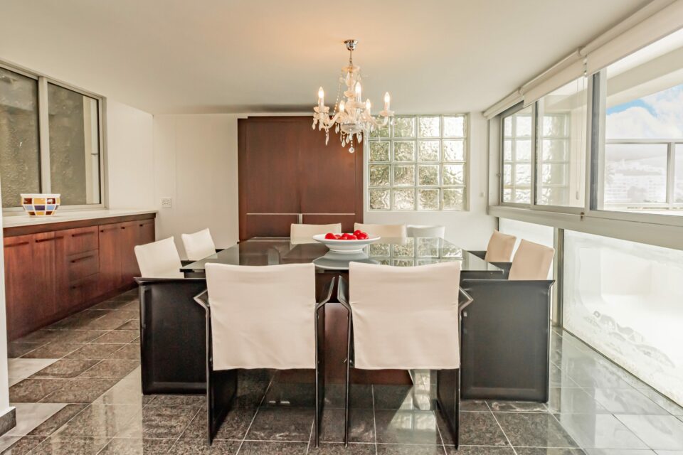 Clifton Rocks - Dining table