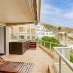 Clifton Rocks - Patio with jacuzzi