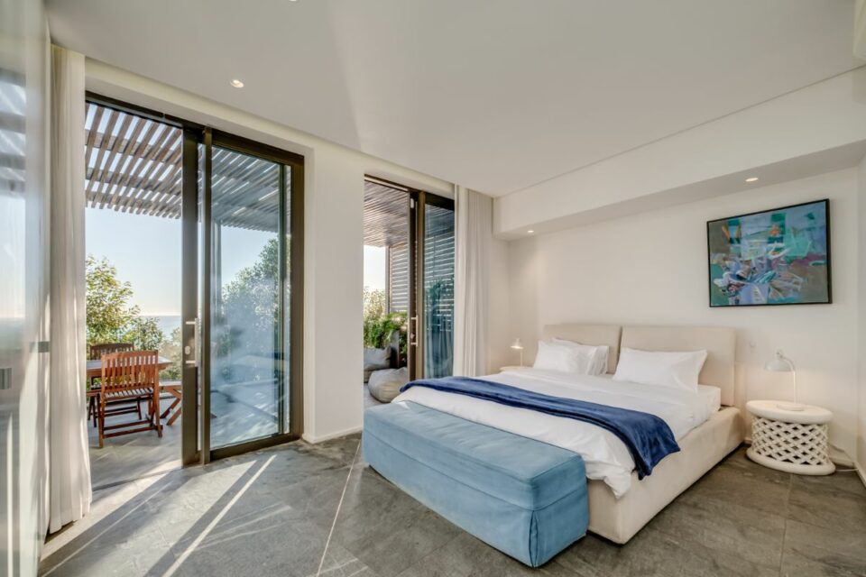 Coral Sea - Second Bedroom with Deck Access