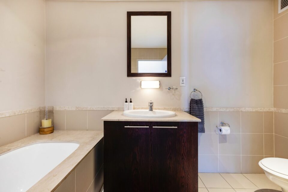 Dunmore Apartment - Bathroom