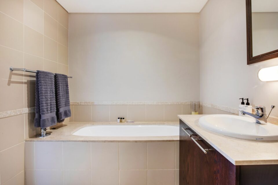 Dunmore Apartment - En-Suite Bathroom