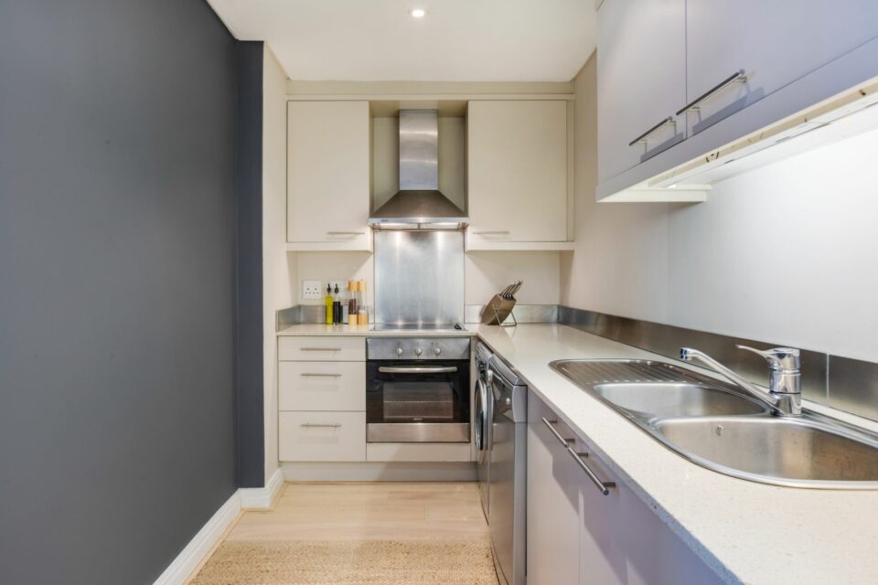 Dunmore Apartment - Modern Kitchen