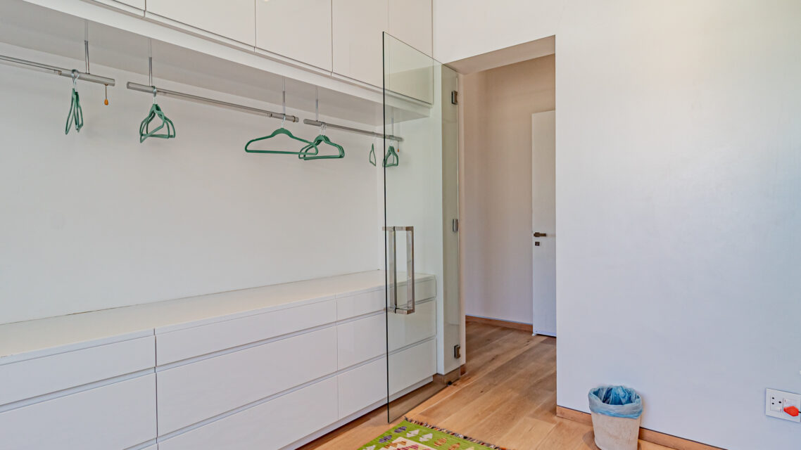 Hamaya - Dressing Room