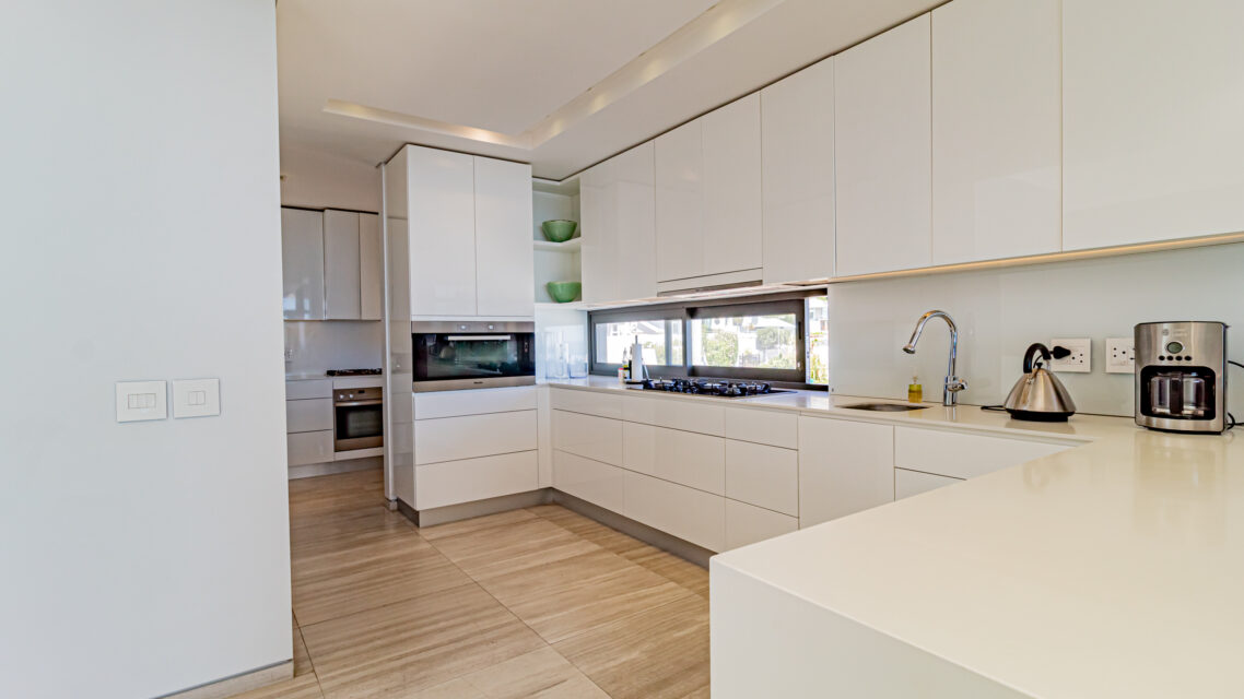 Hamaya - Kitchen with Scullery