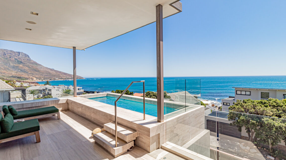 Hamaya - Pool with View