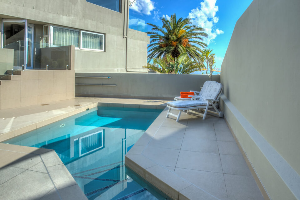 Houghton Steps - Pool Views