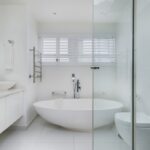 Houghton Steps - Shared Bathroom