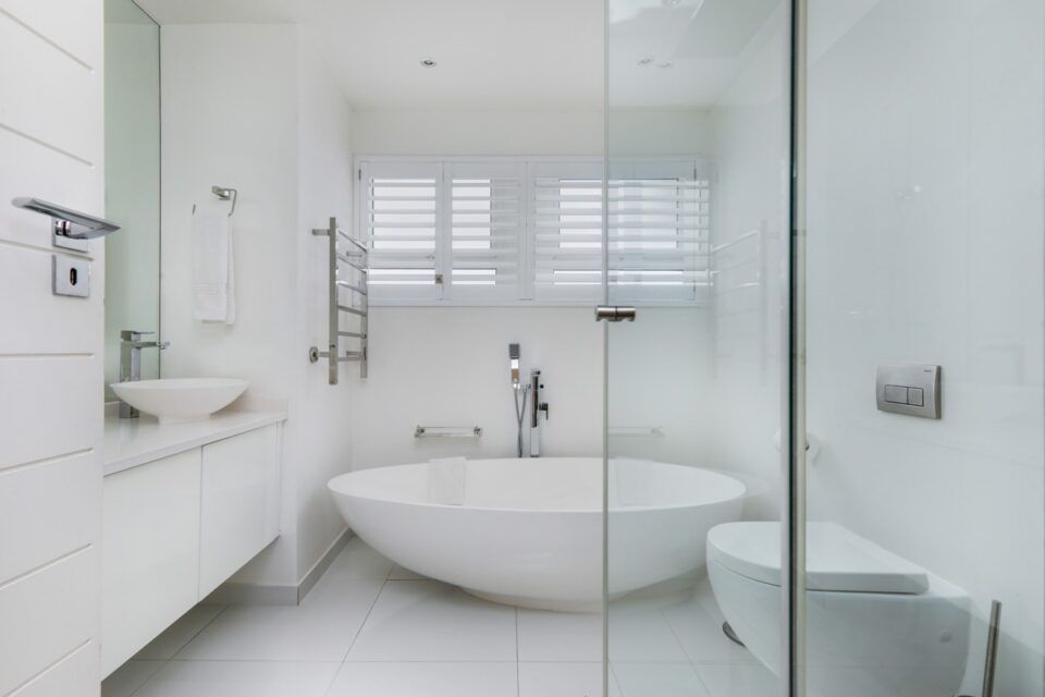 Houghton Steps - Shared Bathroom