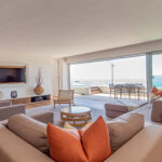 Onyx - Lounge with Views