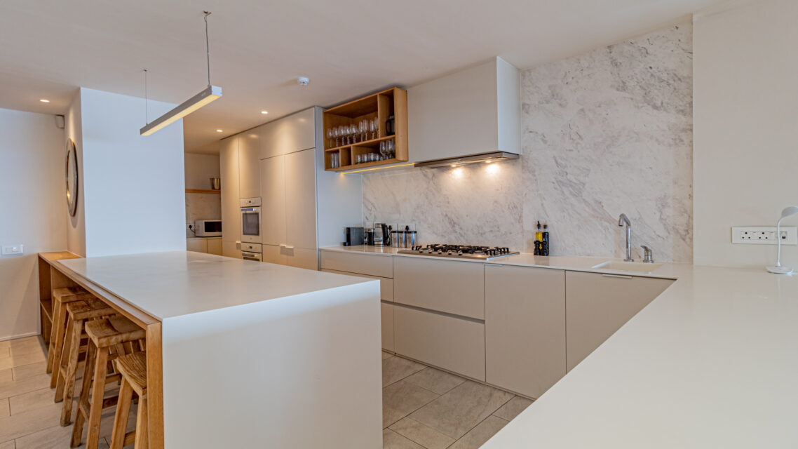 Onyx - Modern Kitchen