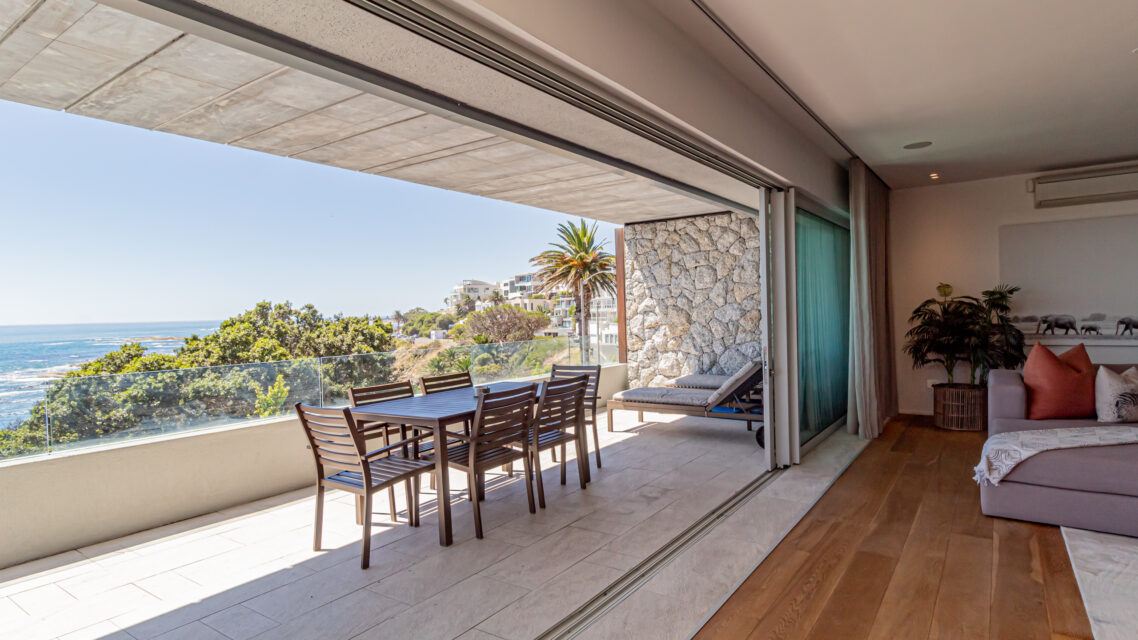 Onyx - Outside Dining