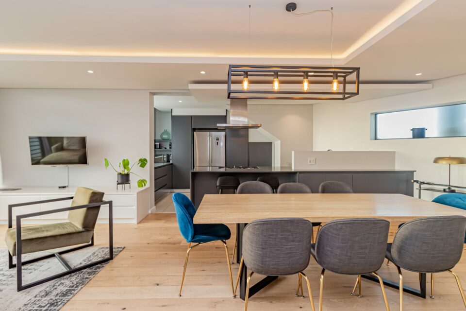 Penthouse on S - Dining area