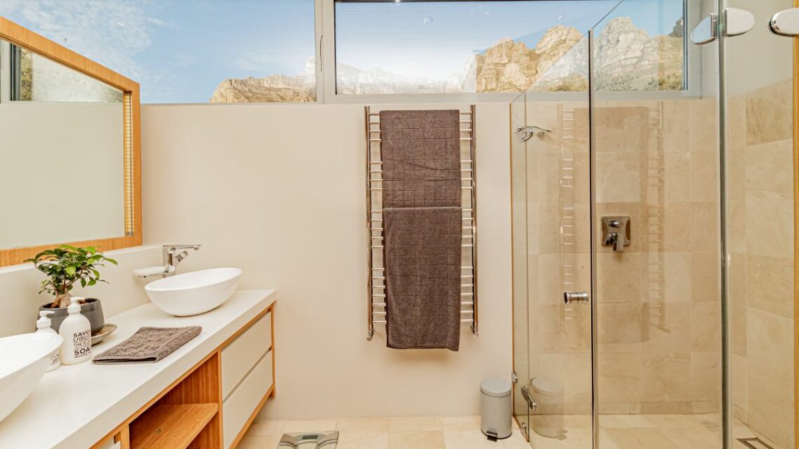 Riomar - Master Bedroom En-suite