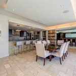 Roc Manor - Dining Area