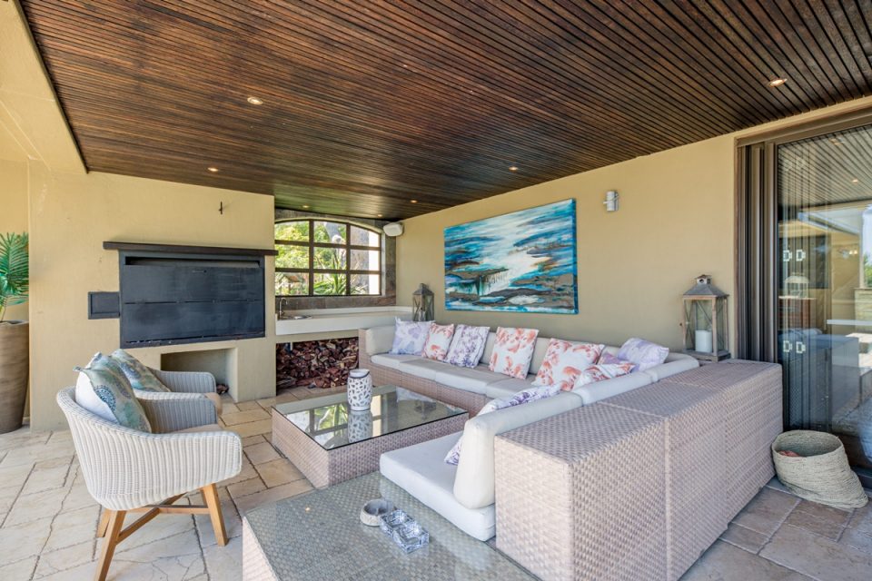 Roc Manor - Patio Furniture