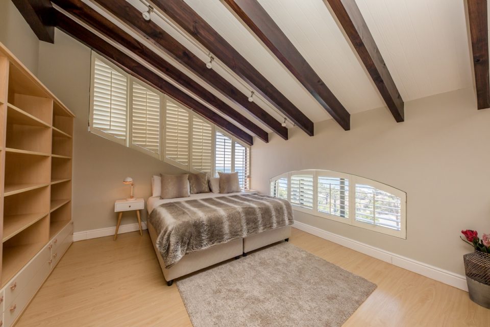 Roc Manor - Second Bedroom