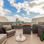 Scholtz Penthouse - Balcony with lounge seating