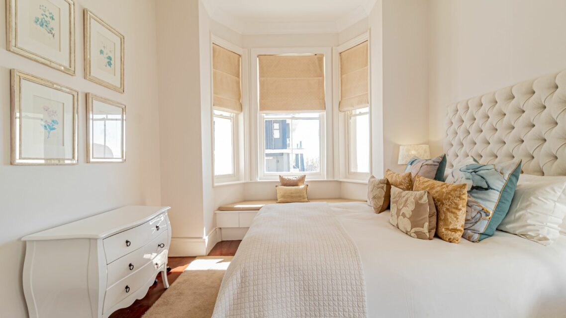 Six Selbourne - Master bedroom with bay window view