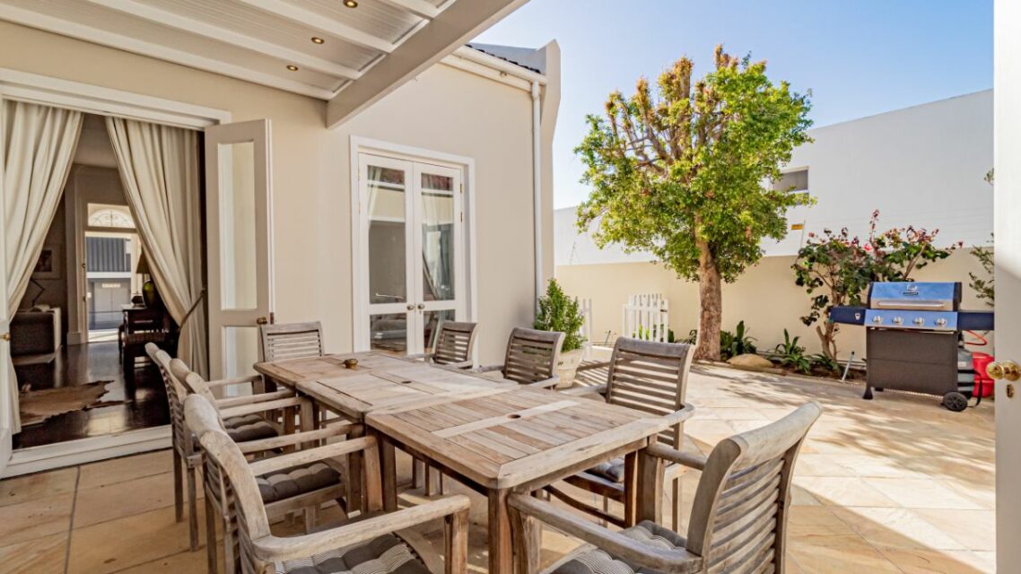 Six Selbourne - Private Patio