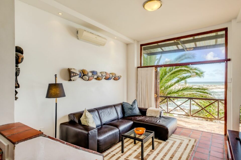 Camps Bay Terrace Palm Suite - Living Area