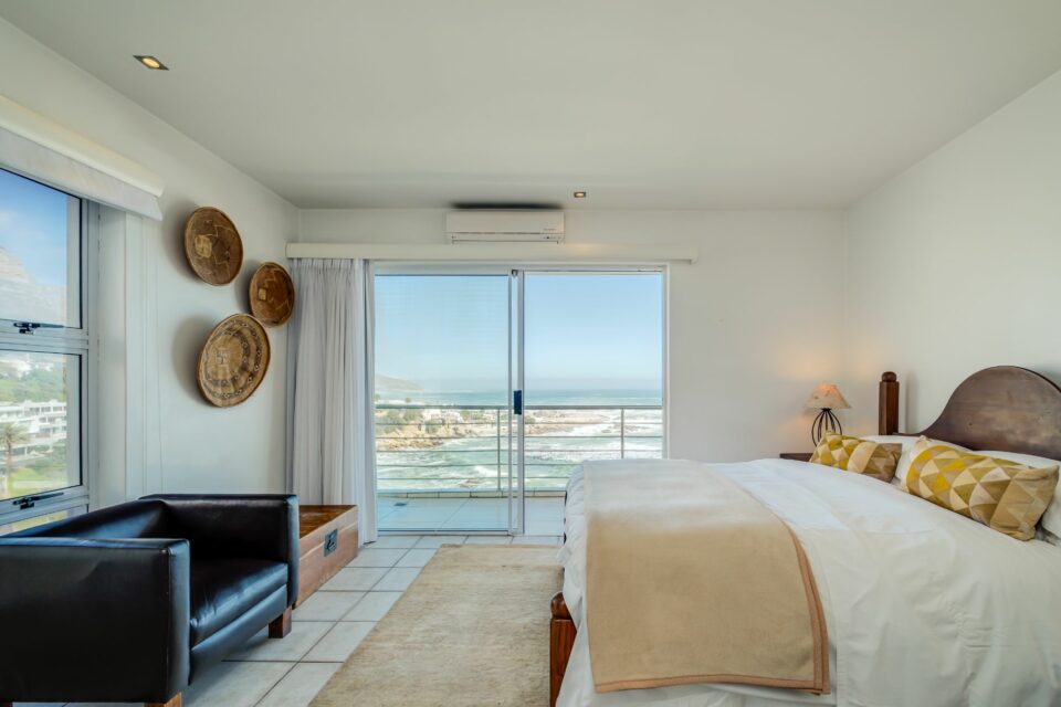Camps Bay Terrace Penthouse - Main Bedroom with Balcony