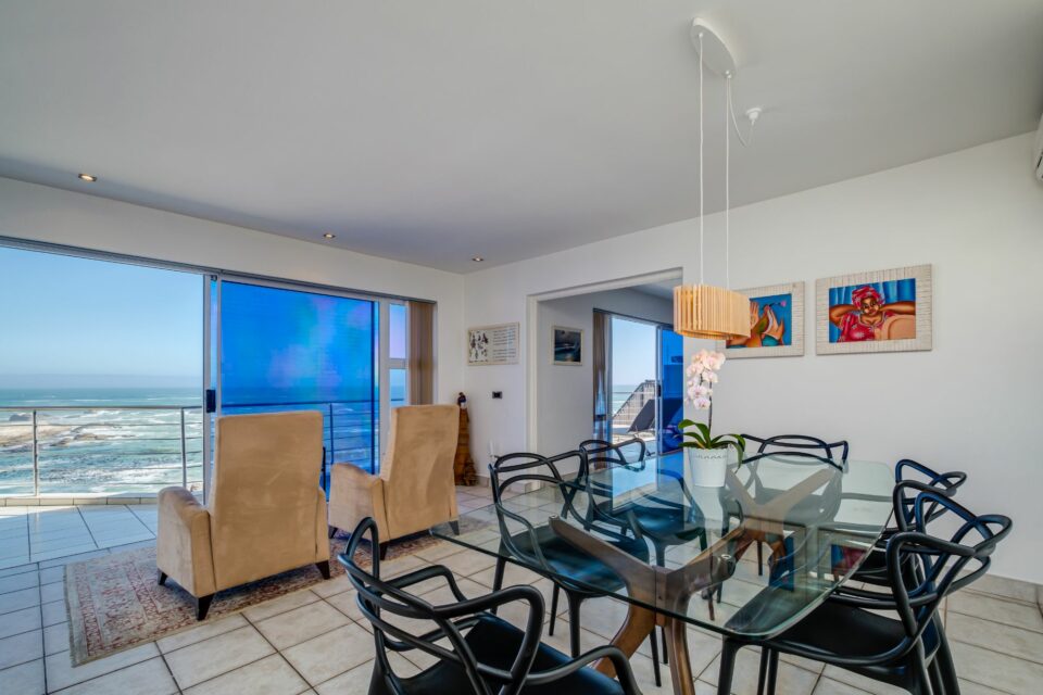 Camps Bay Terrace Penthouse - Indoor Dining View