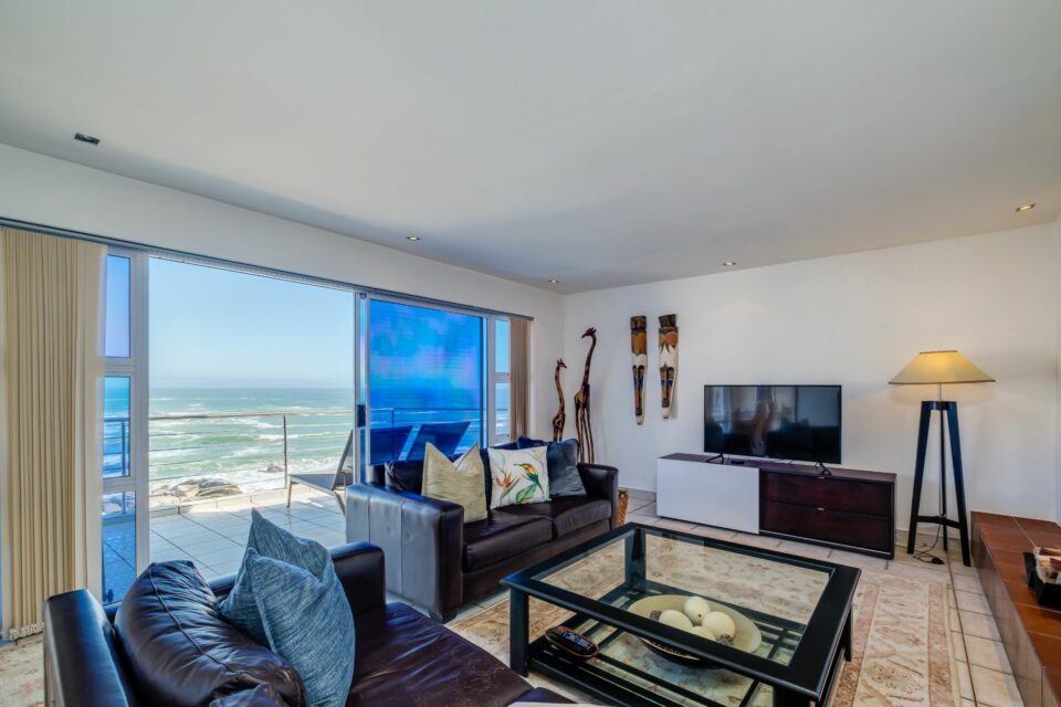Camps Bay Terrace Penthouse - Lounge and TV