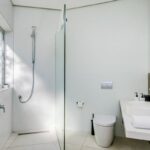 Mavambo - Shared Bathroom