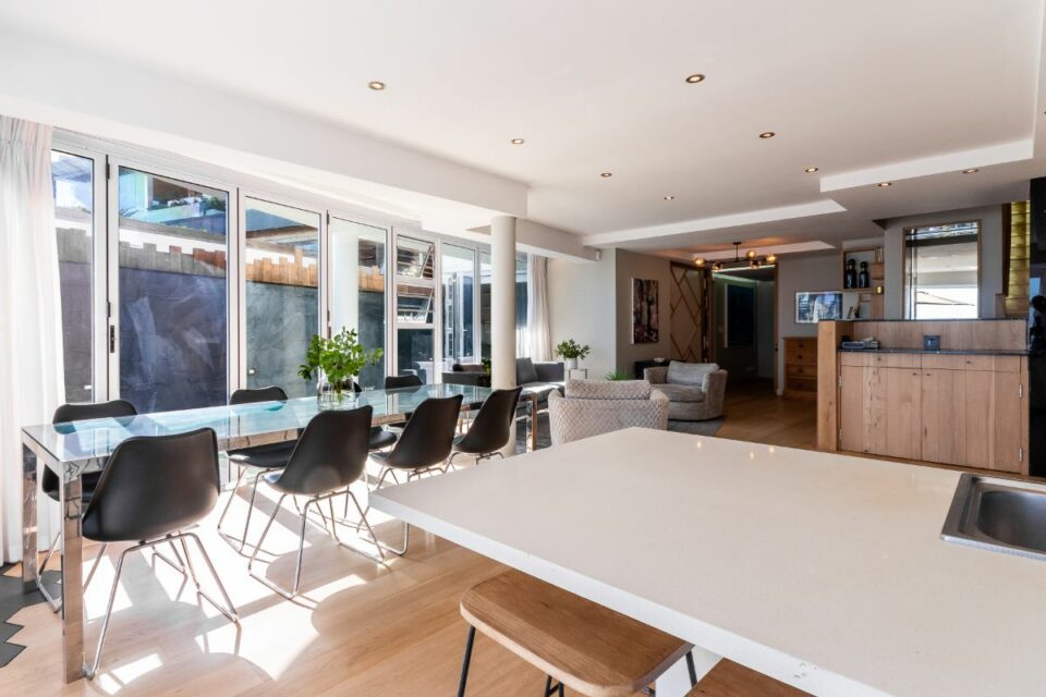 Paloma Apartment - Dining for 8