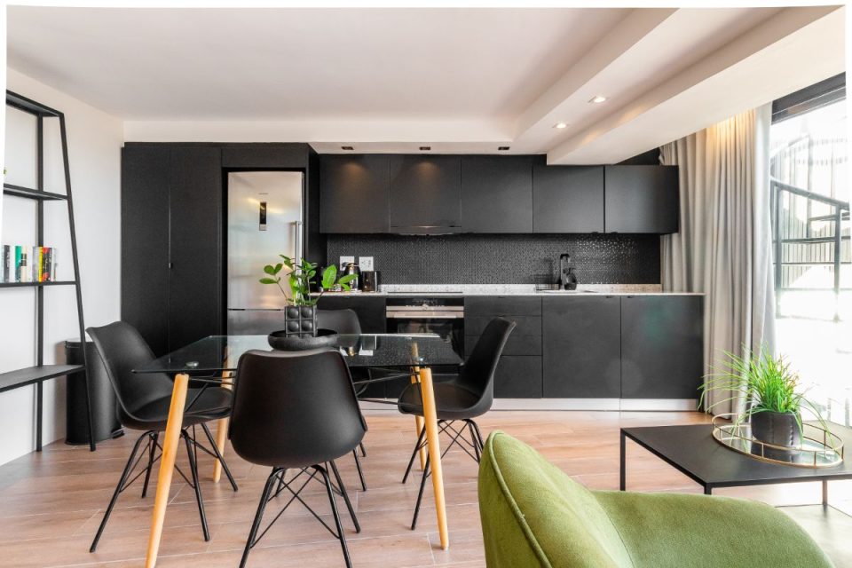 Paloma Pad - Dining for 4