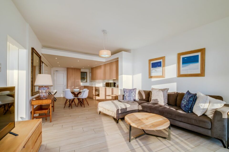 Sundowner Views - Living Room