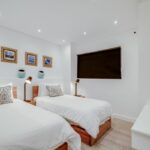 Sundowner Views - Twin Bedroom